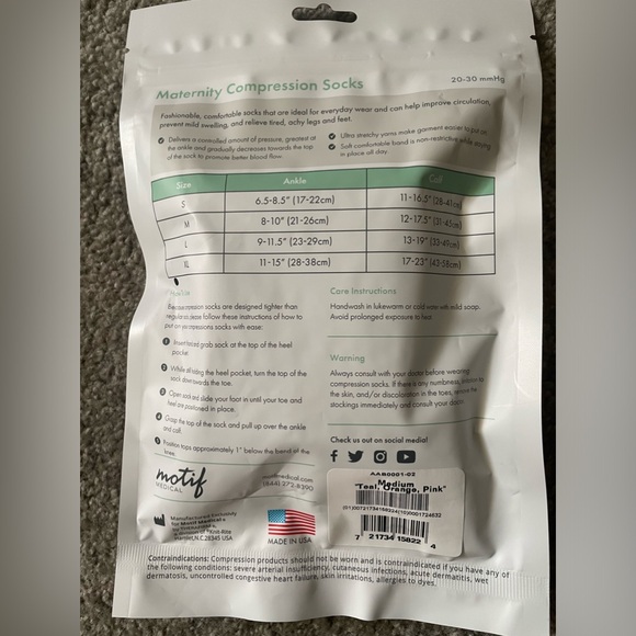 Motif Compression Socks - Picture 3 of 3